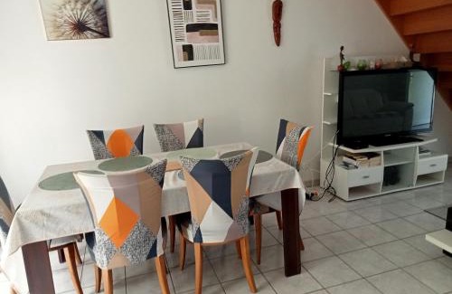 Douarnenez House | Maison de vacances avec terrasse couverte pour 6 près des plages et commodités