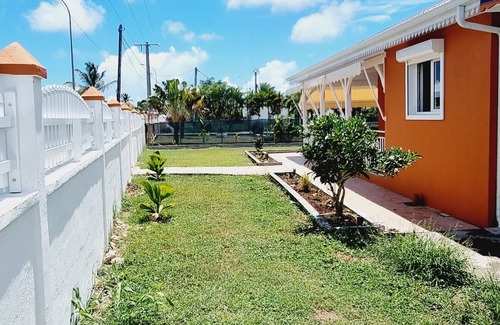 Port-Louis House | Maison de Vacances Villa Ladesiree 10 min de Port Louis