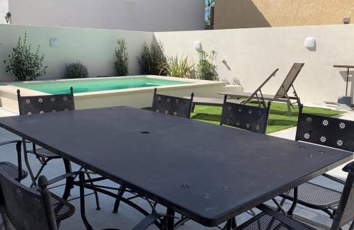 Rasteau House | Maison de village 150 M2 au calme climatisée, piscine