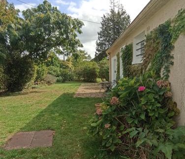 Narcy House | Maison de village en bord de rivière