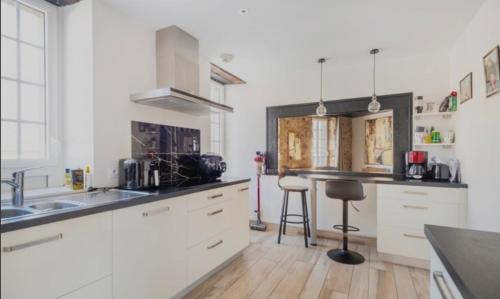 Saint-Pol-de-Leon Apartment | Maison de ville