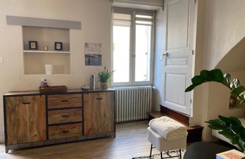 La Falaise Apartment | Maison de ville-idéale pour les déplacements pros-35min Paris-versailles-Giverny-