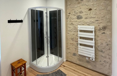 Casteljaloux House | Maison de Ville Proche Commodités , A 500 m des Thermes , 2km Golf / Casino