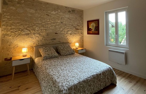 Casteljaloux House | Maison de Ville Proche Commodités , A 500 m des Thermes , 2km Golf / Casino