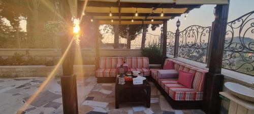 Aley House | Maison des Couleurs