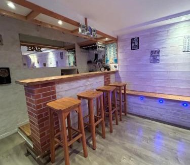 Tournon-sur-Rhone Apartment | Maison en duplex 85m2 avec bar et garage