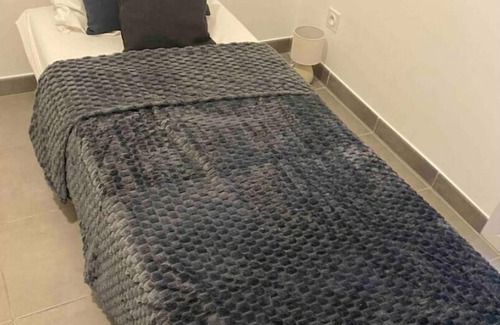 Marguerittes House | Maison Entière Jardin