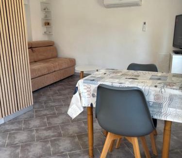 Le Revest-les-Eaux House | Maison entre mer et nature