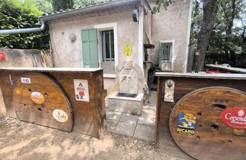 Esparron-de-Verdon House | Maison Etona