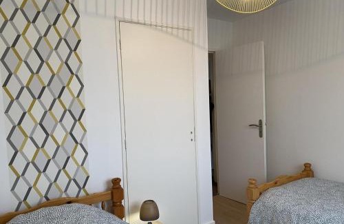 Villeneuve-sur-Allier House | Maison familiale à Villeneuve-sur-Allier - FR-1-489-372