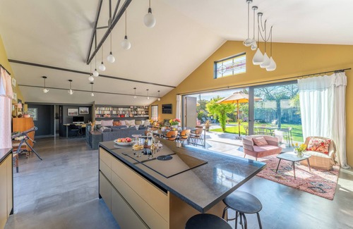 Le Bouscat House | Maison Familiale Avec Piscine, au Calme, à10 mn à Pied du Tram