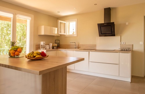 Pignan House | Maison garrigue calme, confort, terrasse, exposition sud avec ombre, jardin