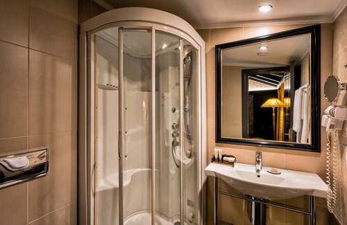 Patras Hotel | Maison Grecque