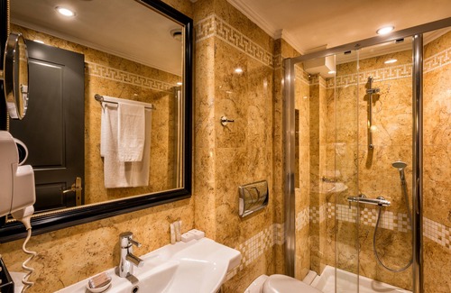 Patras Hotel | Maison Grecque