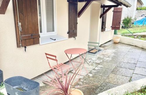 Mantes-la-Jolie House | Maison La Palmeraie - Jardin au calme, gare à 5 min