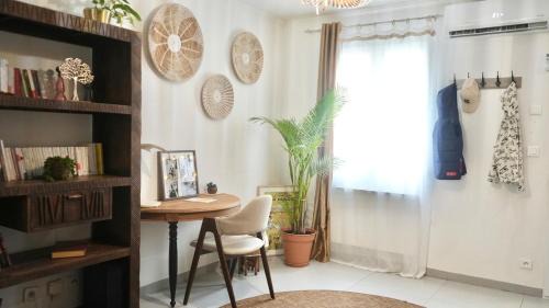 Mantes-la-Jolie House | Maison La Palmeraie - Jardin au calme, gare à 5 min