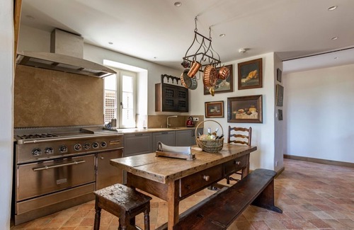 Cahors Villa | Maison Malbec - Six Bedroom Villa, Sleeps 12