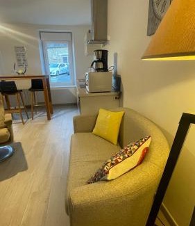 Plouguenast Apartment | Maison Moderne et Confortable centre Bretagne