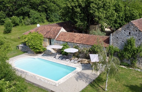 Campagnac-les-Quercy Villa | Maison Nina: un Ancien Corps de Ferme Rénové Avec Piscine, Entre Dordogne et Lot