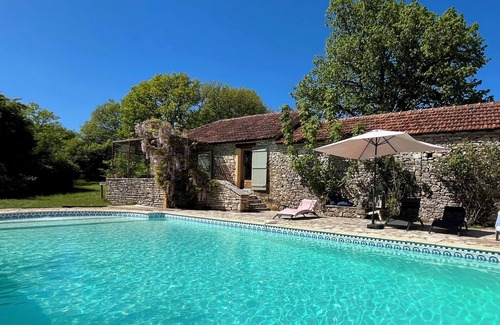 Campagnac-les-Quercy Villa | Maison Nina: un Ancien Corps de Ferme Rénové Avec Piscine, Entre Dordogne et Lot