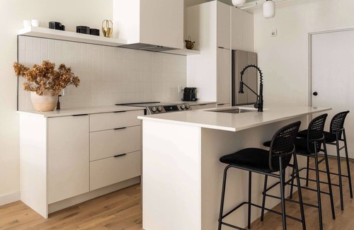 Old Montreal Apartment | Maison Place Jacques-Cartier - Suite 1 bedroom