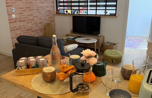 Nevers Apartment | Maison Sorbier - Apartment with garden, terrace and private garage