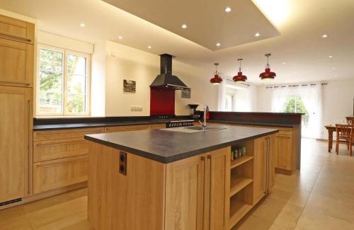 Saint-Patrice-du-Desert House | Maison spacieuse avec jardin, spa et salle de jeux - FR-1-497-187