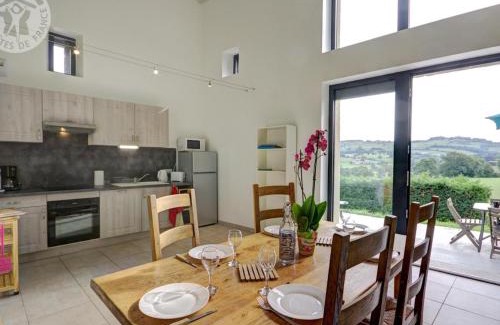 Saint-Heand House | Maison spacieuse avec terrasse, jardin et poêle à bois à Saint-Héand - FR-1-496-146