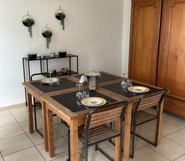 Euzet-les-Bains House | Maison sur la colline