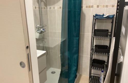 Euzet-les-Bains House | Maison sur la colline