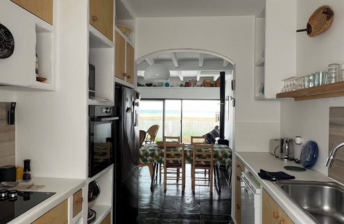 Saint-Pierre-la-Mer House | Maison sur la plage/House on the beach