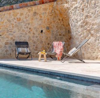 Simiane-Collongue Villa | Maison vue colline au calme avec piscine