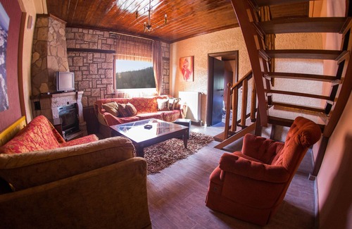 Krionerion House | Maisonette Five Space House