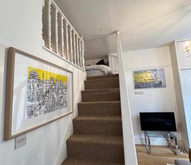 East Putney Apartment | Maisonette Studio Flat in Putney