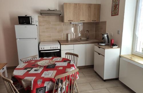 Cosne-Cours-sur-Loire House | Maisonnette rénovée à 5 mn du centre ville