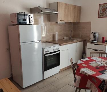 Cosne-Cours-sur-Loire House | Maisonnette rénovée à 5 mn du centre ville