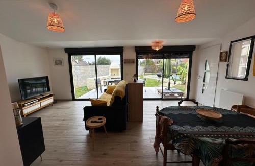 Crecy-la-Chapelle House | Maisonnette Migahome