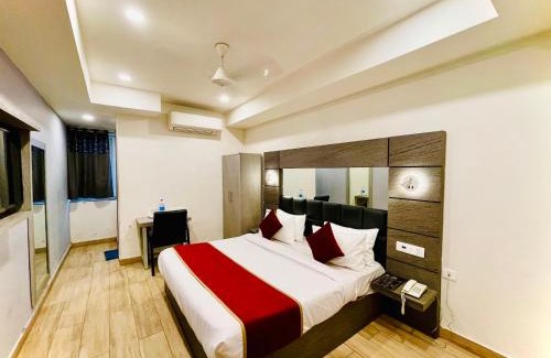 Kirti Nagar Hotel | Majesta Stay at Hotel Royal Saffron - Kirti Nagar