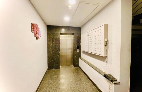 Kirti Nagar Hotel | Majesta Stay at Hotel Royal Saffron - Kirti Nagar