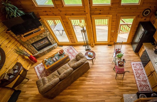 Davis Cabin | ✧ Majestic Cabin - KING bed - NO CLEANING FEE!