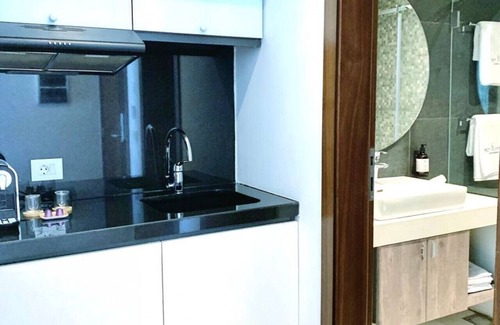 Kfardebian House | Majestic Palm: Beachfront Exotic Room in Batroun