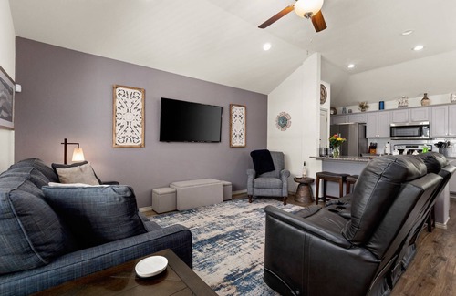 Canyon Lake House | Majestic Treehouse - Hot Tub - Backyard Living Oasis - Firepit, Grill, River Tubing Basecamp