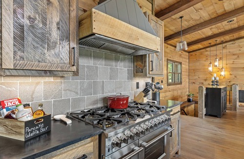 Cherry Log Ski Chalet | Majestic Views in this Modern Rustic Luxury Cabin