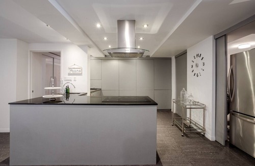 Montreal House | Majestic Villa in Downtown Griffintown