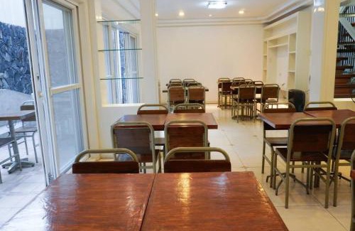 Guadalupe Nuevo House | Makati Altean Apartment (Maura Room)