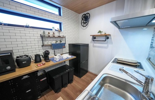 Saeki Ward Hotel | Make a reservation directly and save Double room - Garage House Hotel ISHIUCHI BASE 02/Hiroshima Hiroshima