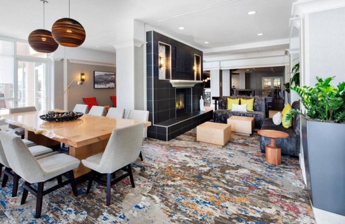 Emeryville Hotel | Make Your Trip More Enjoyable! Parking, Pets Allowed, Near Shorebird Park!