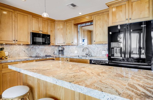 Wailea Condo | Makena Surf B205 Beachfront Resort - 2 Bedroom Oceanfront Condo