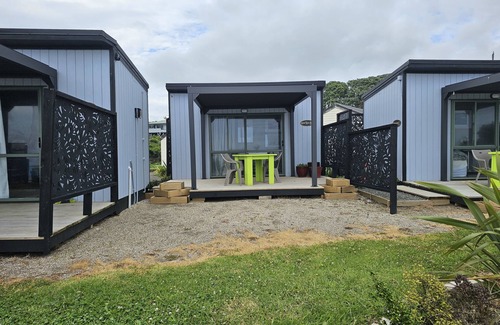 Maketu Cabin | Maketu Beachside Haven Crows Nest Cabin Sea View's & Pet-Friendly