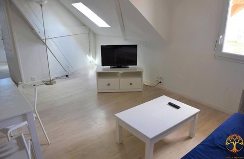 Grandcamp-Maisy Hotel | Making The Best Memories Along The Way! Pets Allowed, Outdoor Pool, Kitchenette!